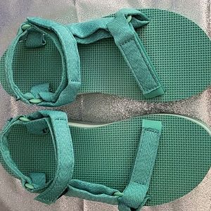 TEVA Minty Green/White Stripe Size 9
